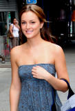 th_83341_Leighton_Meester_-_August_6_-_on_the_set_069_122_1150lo.jpg