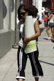 th_88342_Halle_Berry_going_to_yoga__CU_ISA_0021_122_1162lo.jpg