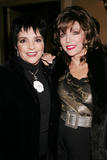th_53234_joan_collins_3306_122_1165lo.JPG