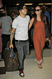 th_64309_Celebutopia-Ashlee_Simpson_and_Pete_Wentz_head_to_the_California_Pizza_Kitchen_for_Lunch-01_122_1168lo.jpg