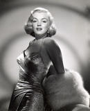 th_35405_MarilynMonroe_GlamourPhotoshoot-GeneKornman_1950_02_122_131lo.jpg