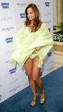 th_47991_mena_suvari_1_tikipeter_celebritycity_006_122_16lo.jpg