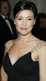 th_22978_alyssa_milano_2004_BreProCanc18a.jpg