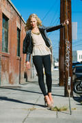 th_490417583_jana_cruder_photo_shasa_winter_campaign_lookbook20121025_14_122_253lo.jpg