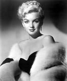 th_28896_MarilynMonroe_AllAboutEvePhotoshoots_5_1950_02_122_34lo.jpg