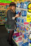 th_13193_celebrity_paradise.com_TheElder_BlakeLively2011_03_16_ataWalgreenspharmacyinNY5_122_45lo.jpg