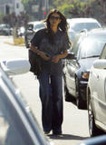 th_72381_Preppie_-_Penelope_Cruz_running_errands_in_west_Hollywood_-_September_9_2009_513_122_45lo.JPG