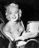 th_64438_MarilynMonroe_EastOfEdenPremiere_Mar-09-1955_08_122_545lo.jpg