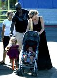 th_40741_fp_klum_seal_kids_47_080506_15_594lo.jpg