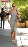 th_14417_Karolina_Kurkova_Celebrity_City_Out7About_836_123_777lo.jpg