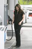 th_40458_Katharine_McPhee_Gas_Station_Candids_052_123_802lo.jpg