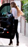 http://img154.imagevenue.com/loc1099/th_57751_Lindsay_Lohan_2008-12-23_-_Candids_in_Hollywood_052_122_1099lo.JPG