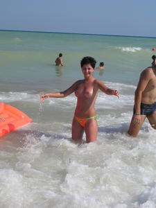 Three topless cousins playing at the beach x42-u3ihd7mueu.jpg