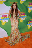 http://img154.imagevenue.com/loc501/th_08210_celebrity_paradise.com_TheElder_MileyCyrus31_122_501lo.jpg