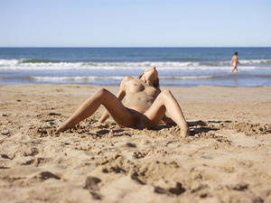 Penelope-life-is-a-beach-%28x51%29-u6jm4e571t.jpg